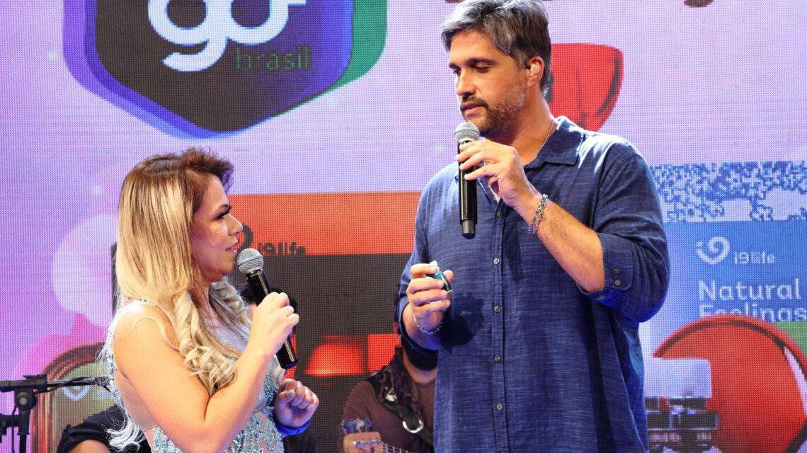 Flavinha Cheirosa e cantor Léo Chaves - Foto: Flavio Cabral / Divulgação