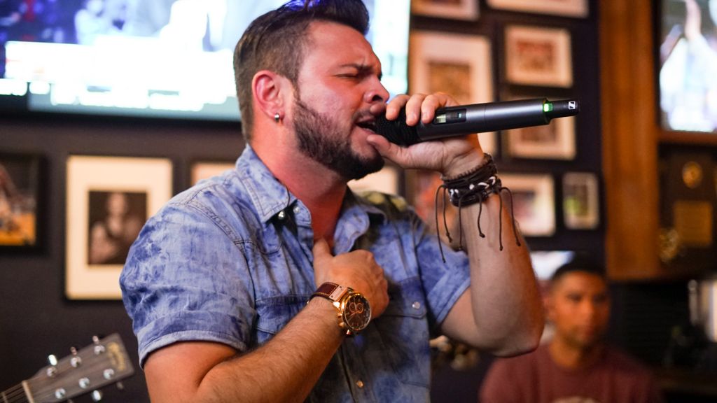 Cantor Sertanejo Alex Almeida lança single na Califórnia